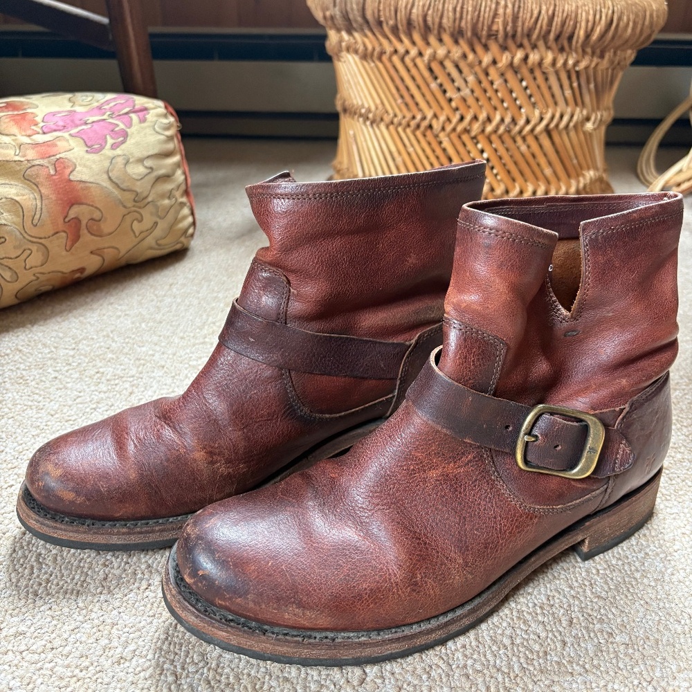 Frye Veronica Short Womens Motorcycle Leather Boots - Size 8 Redwood Brown